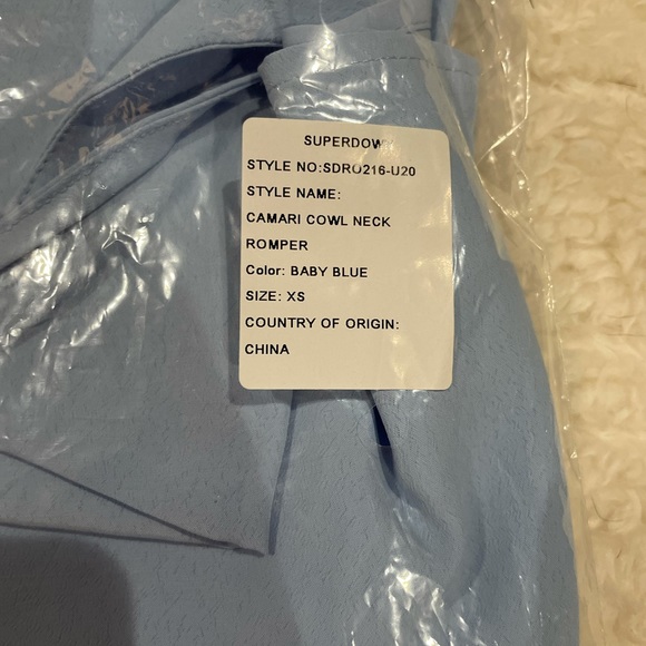 Camari Cowl Neck Romper in Baby Blue
superdown - Picture 8 of 8